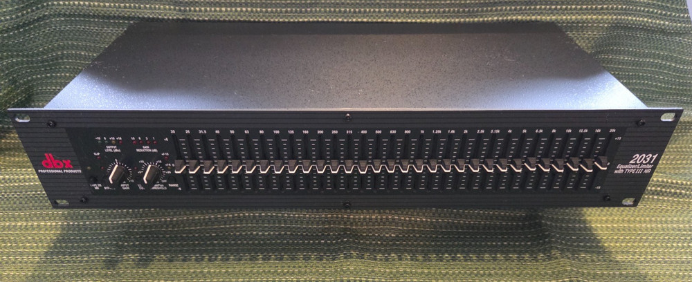 dbx 2031 31 Band Graphic Equalizer Limiter Type III NR. S/N 000354