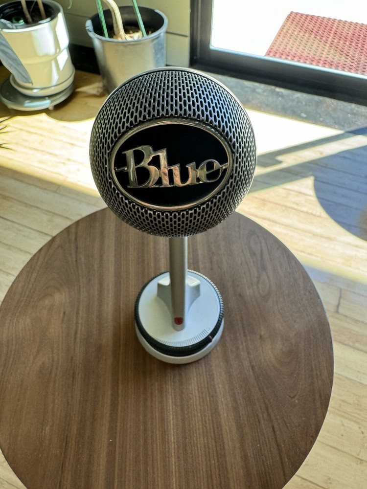 Blue Snowball USB Mic for Recording & Streaming on PC & Mac w/ Vintage Stand