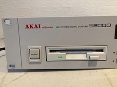 AKAI professional S2000 MIDI STEREO DIGITAL SAMPLER Musical Instruments Audio