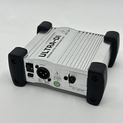 Behringer Ultra-DI DI100 1-channel Active Microphone / Instrument Direct Box