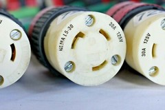 BRYANT 1.5FT 30A 125V MALE TO FEMALE POWER CABLE #7273 – #7283 (ONE)