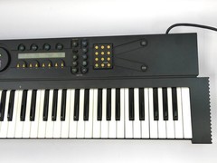 Vintage Yamaha YS200 61-Key Digital FM Synthesizer w/ Case, Pedal, Manual
