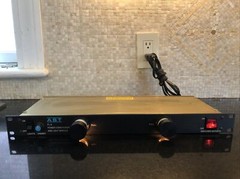 Furman PL-8 15 Power Conditioner with Light Modules 10 Amps 1200 watts 8 Outlets