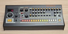Roland Boutique TR-08 Analog Modeling Rhythm Performer Drum Machine + DK01 Dock