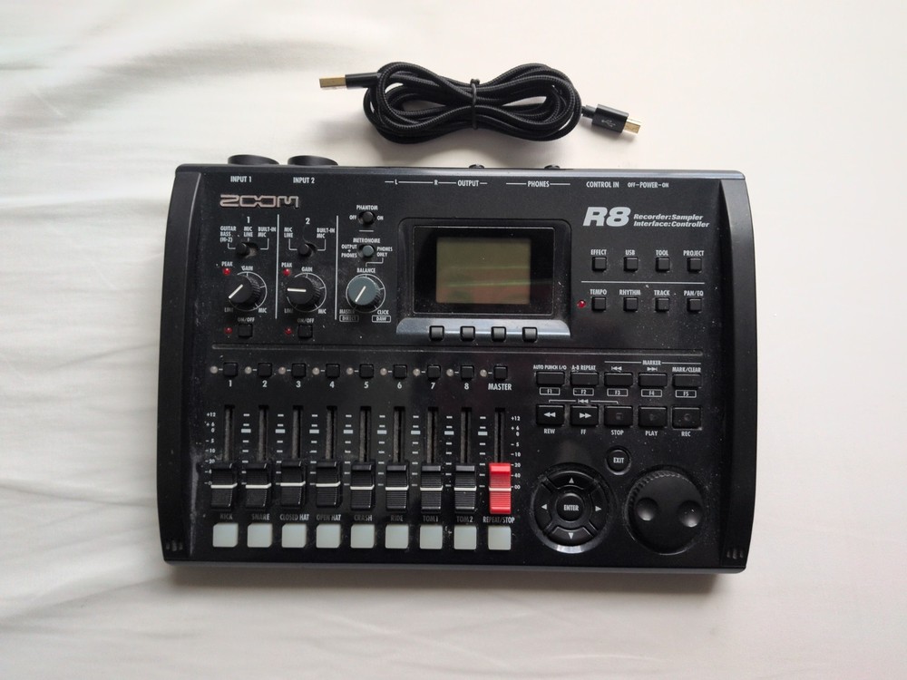 ZOOM R8 8-Track Digital Recorder Sampler USB Audio Interface Controller Tested