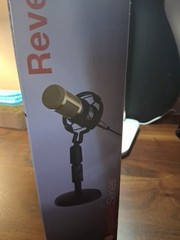 Tzumi PodCast Series Reverb Pro Condenser Microphone Shock Mount Stand