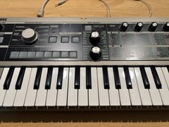 Korg MICROKORG 37 Keys Analog Modeling Synthesizer Excellent Condition