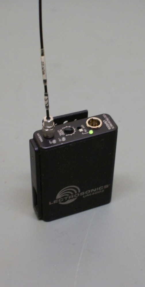Lectrosonics UM400A Belt Pack Transmitter Block 22 563.2-588.7 Mhz 1C