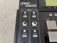 AKAI Professional MPC2500 Music Production Center 128MB RAM Sampler Sequencer