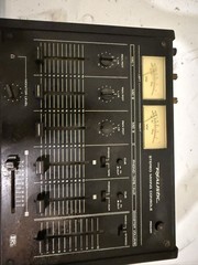 Stereo Mixing Console 32-1200B 5-Ch 3-Mic 2-Phono/Tape/Aux VU Meters