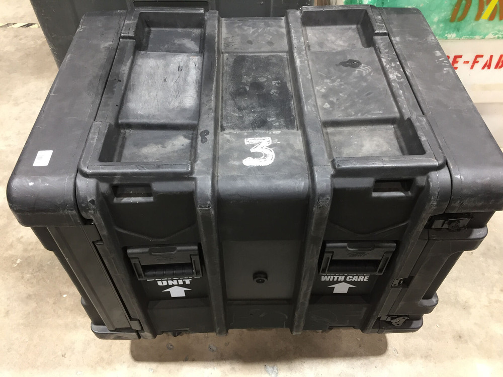Flight Case: Dimensions: Length 37in Height 26in Width 27in Frame inside See Des