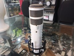 RODE PODCASTER MICROPHONE WHITE | MADE IN AUSTRALIA