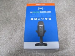 New Blue Yeti Nano Premium Dual-Pattern USB Microphone with Blue Voice (Black)
