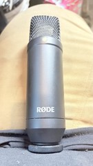 IRØDE NT1 Black Condenser Microphone Wired XLR 3-Pin w/ Shock Mount & Pop Filter