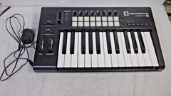 Novation Launchkey Mk2 25 Midi USB Keyboard w Drum Pads