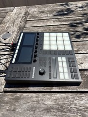 Native Instruments MASCHINE MK3 MIDI Controller