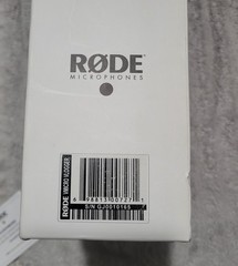 RØDE Universal Vlogger Complete Cellphone Filmmaking Kit w/ Mic, Light, Tripod