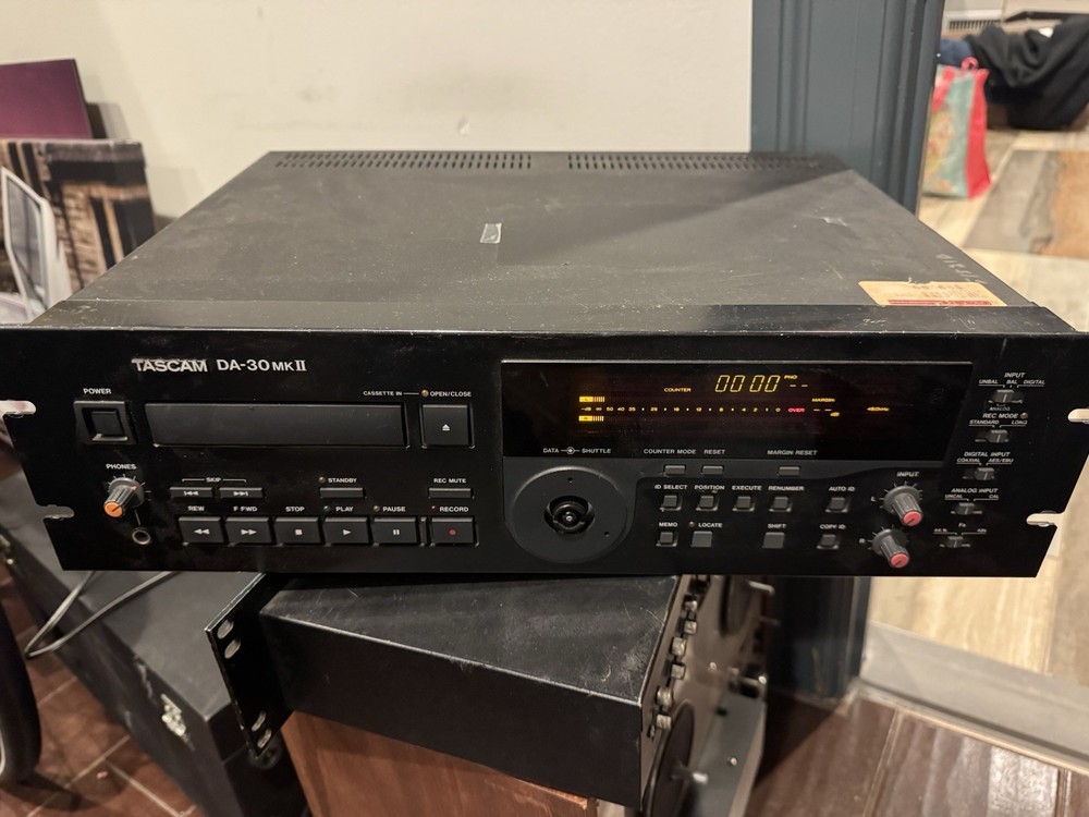 Tascam DA-30 MkII Professional DAT Deck Missing Data/Shuttle Knob Unit Powers On