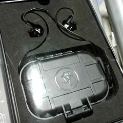 Mackie MP-220 Dual Dynamic Driver Professional In-Ear Monitors Black