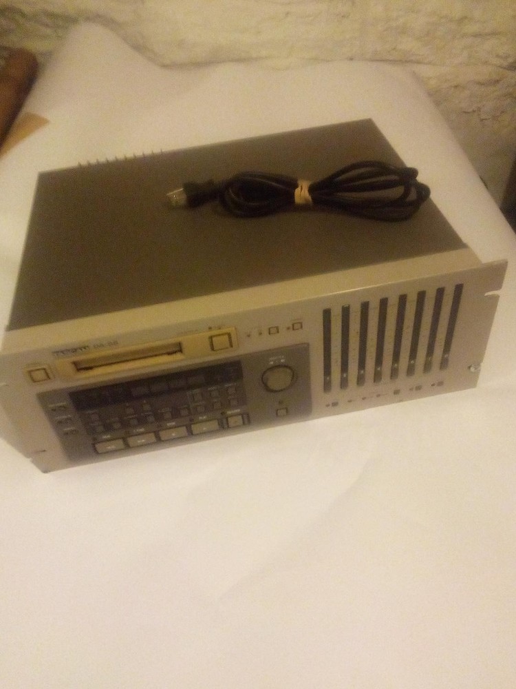 Tascam DA-88 8-Track Digital Multitrack Recorder w/ SY88 Sync Card (For Parts)