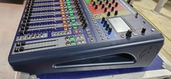 Soundcraft Si Expression 2 24-Channel Digital Audio Mixer IN CASE