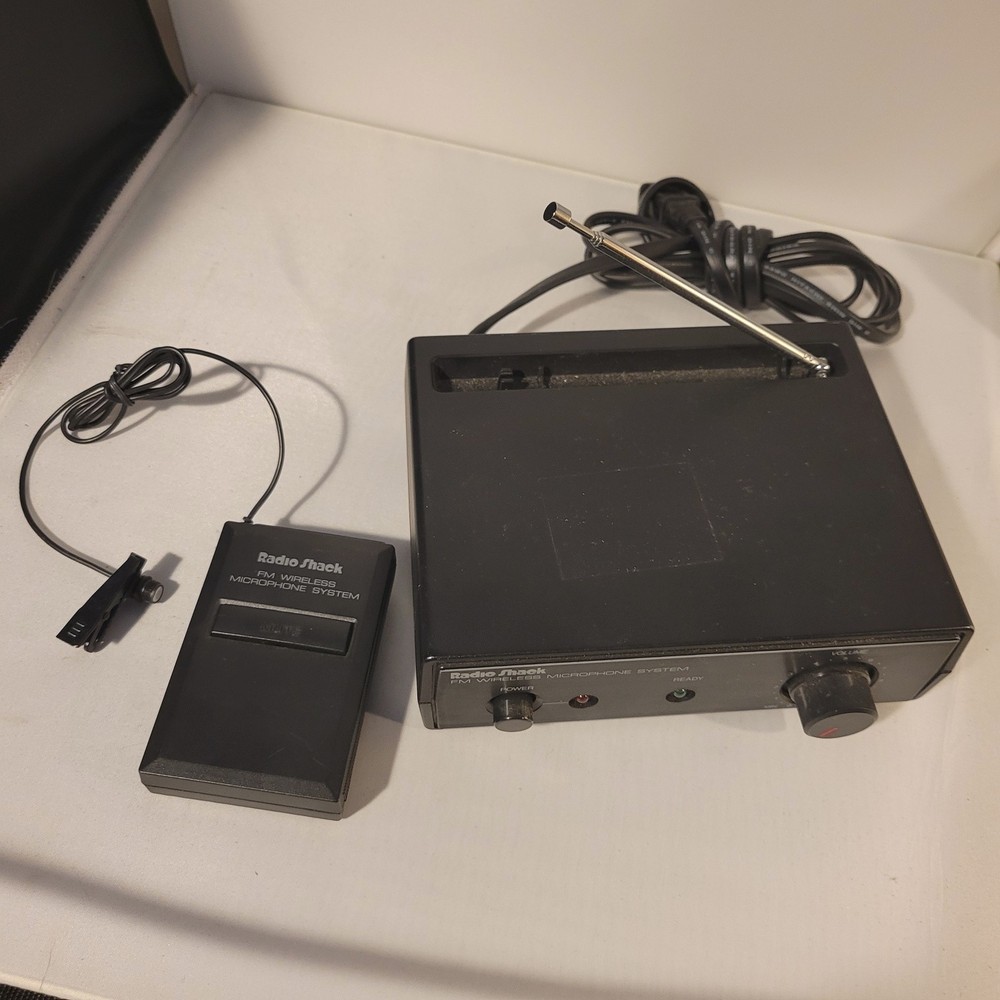 Wireless FM Microphone System Radio Schack 32-1221B Base and Transmitter