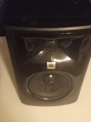 JBL Professional 305PMKII Powered 5″ Two-Way Studio Monitor