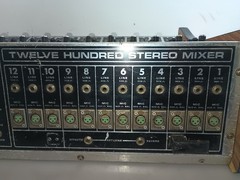 Peavey Twelve Hundred Stereo Mixer Model 1200 – Early Wood-Rear-Output Version