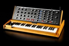 Moog Minimoog Voyager Old School 100% Analog Synth / 44keys in box,new //ARMENS