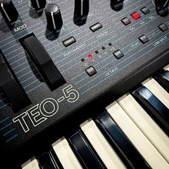 Oberheim TEO-5 Compact 5-Voice Polyphonic Synthesizer STUDIO KIT
