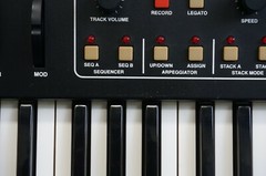 Sequential Circuits Six Trak Polyphonic Analogue Vintage Synthesiser – 100V
