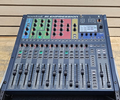 Soundcraft Si Expression 1 Digital Mixer Console w/Hard Case Attached