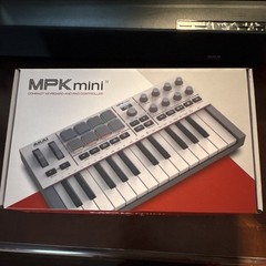 Akai MPK mini IV 25-Key Synth Keyboard Controller USB MIDI Out 1 Pedal In