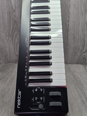Nektar SE49 49-Key USB MIDI Controller Keyboard