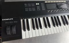 Native Instruments Komplete Kontrol S49 MK2 49 Key Keyboard Controller