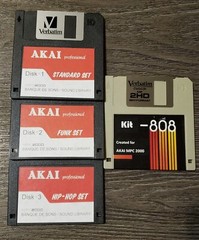 AKAI MPC 2000/MPC 2000XL 3 AKAI SOUND DISKS + 808 DISK LOT