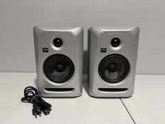 KRK Classic 5 Active Amplified Studio Monitor Pair, Wired, Silver, RCA/XLR/TRS
