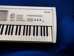 Korg Triton 61-Key Synthesizer Workstation Sampler Keyboard Tested