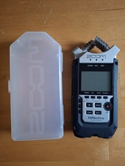H4n Pro Portable Recorder 4-Track, Black, Stereo Microphones 2xlr/1/4â w/32gb SD