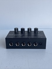 Behringer MICROAMP HA400 Ultra-Compact 4 Channel Stereo Headphone Amplifier