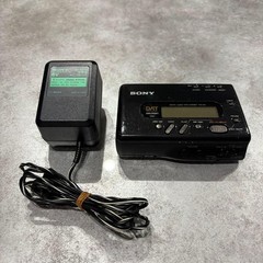 SONY TCD-D8 DAT Walkman Digital Audio Tape Recorder Player AC Adapter Excellent