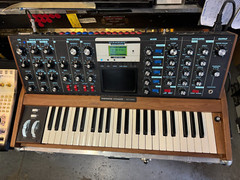 Moog Minimoog Voyager SELECT SERIES Electric Blue Analog Synth V3.5 ARMENS