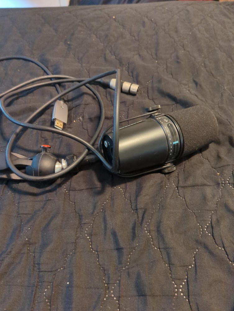 Shure MV7 Dynamic Microphone Podcast Kit