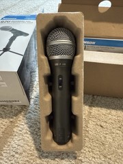Samson Q2U Dynamic USB Microphone Recording and Podcasting Pack (Black)