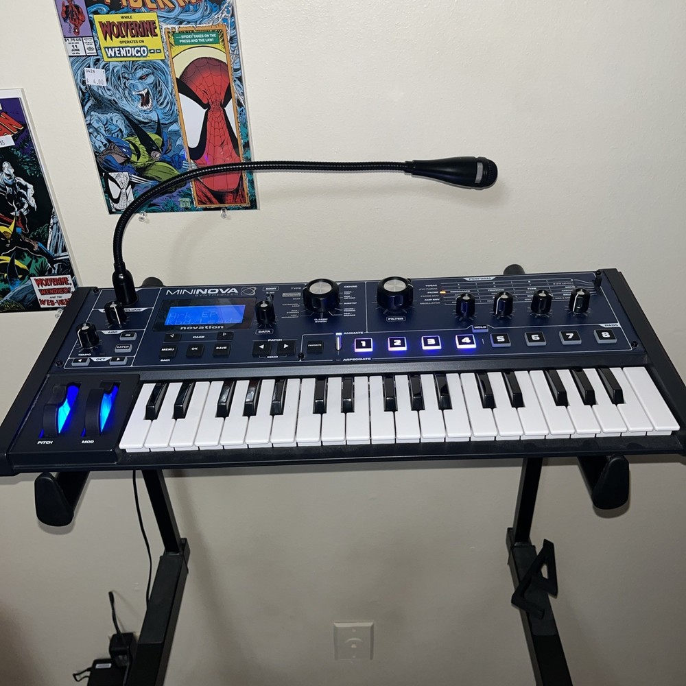 Novation MiniNova 37-Key Synthesizer Vocoder w/accessories (READ DESCRIPTION)