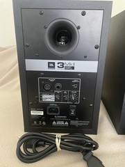 JBL 3 Series 305p MKII Powered Monitor Single Speaker & Power Cords