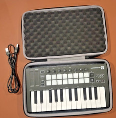 Novation Launchkey Mini Mk3 25 Mini-key Midi Keyboard Controller