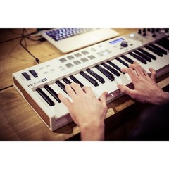 Arturia – KeyLab Essential 61 mk3 – MIDI Controller Keyboard
