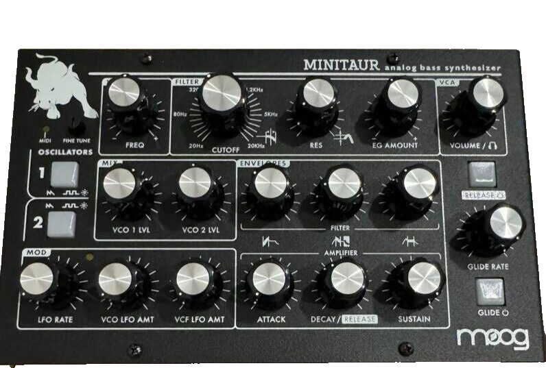 Moog Minitaur Analog Bass Synthesizer Music Equipment Very Good
