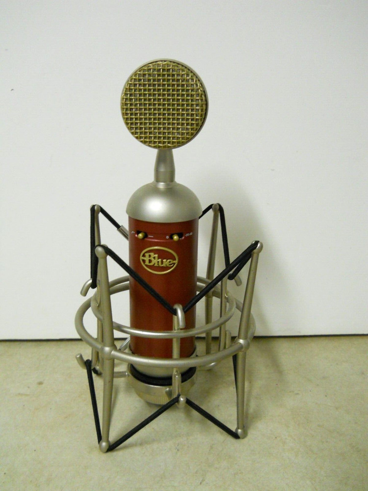 Blue Microphones RED Spark SL Large-diaphragm Condenser Microphone & Shock Mount